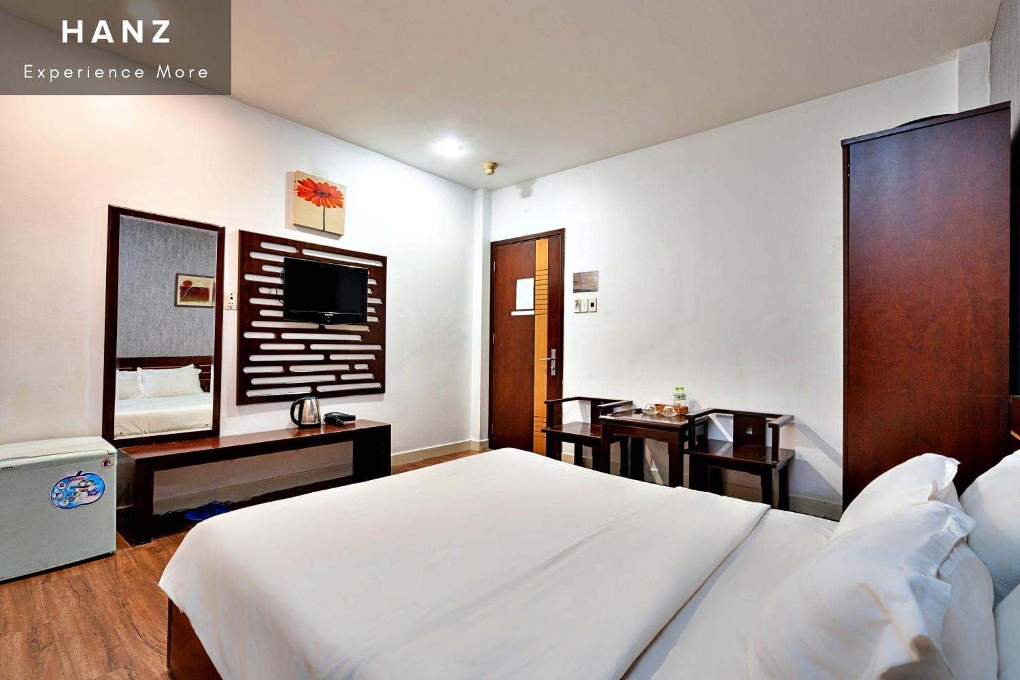 Khách sạn hẻo lánh Hanz 82 Sen Saigon