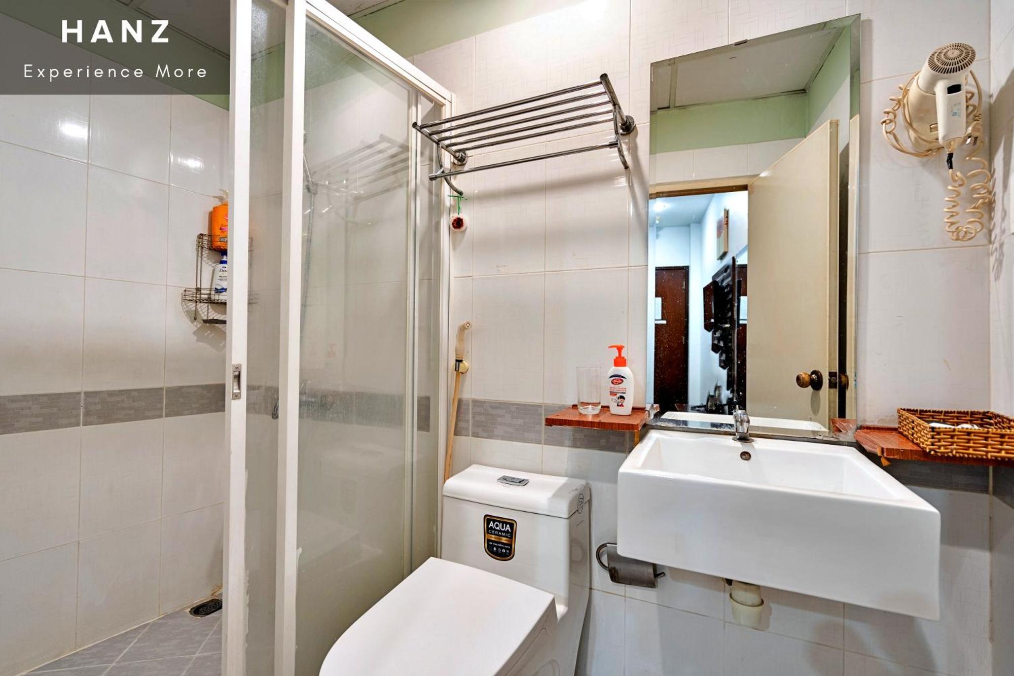 Khách sạn hẻo lánh Hanz 82 Sen Saigon 3*
